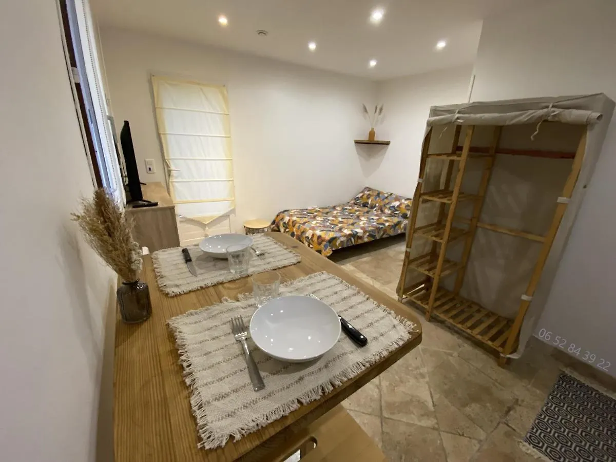 Studios Villa Coincoin La Garde  Francie